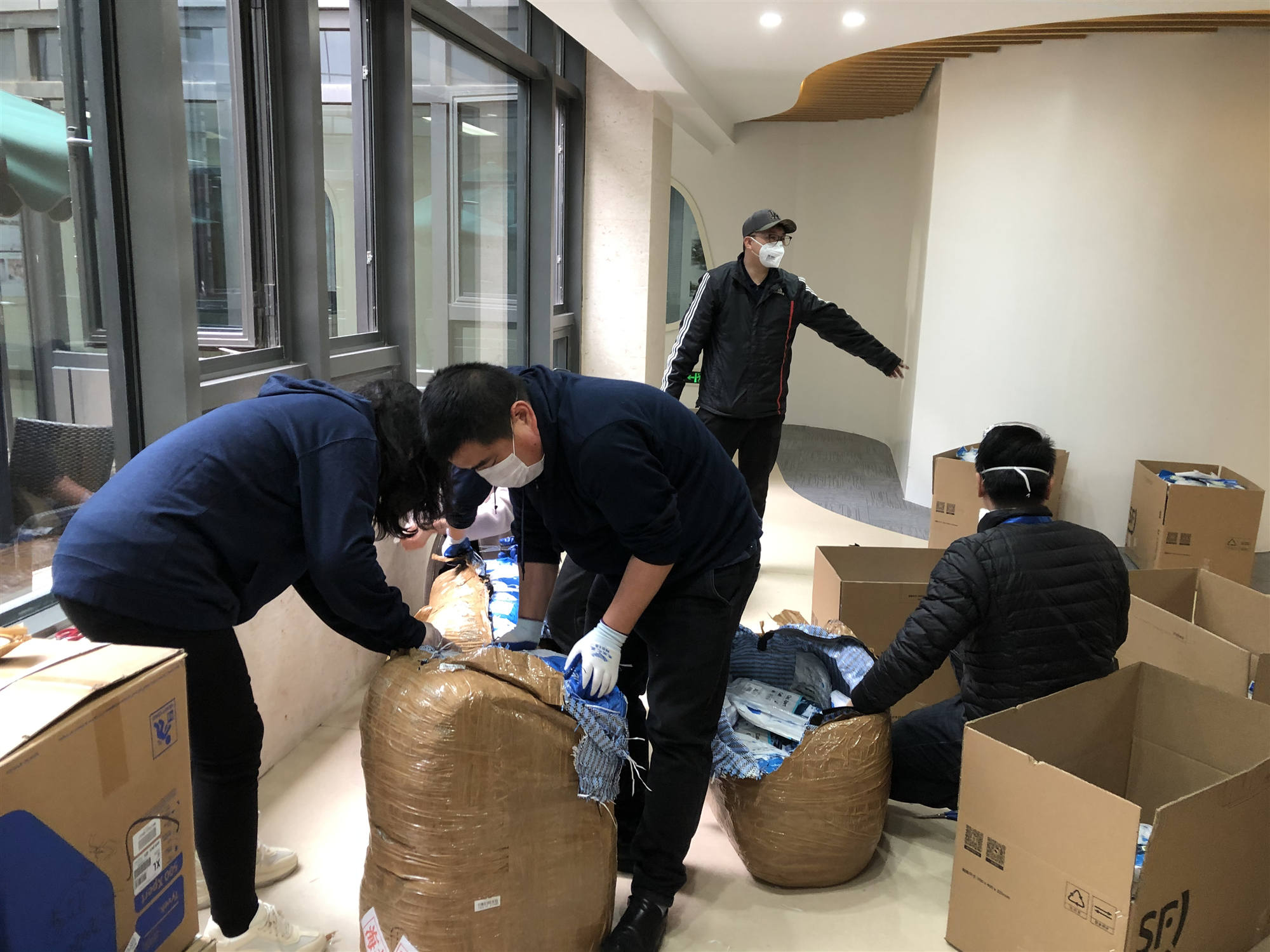 盤點核查防護(hù)物資_副本.jpg